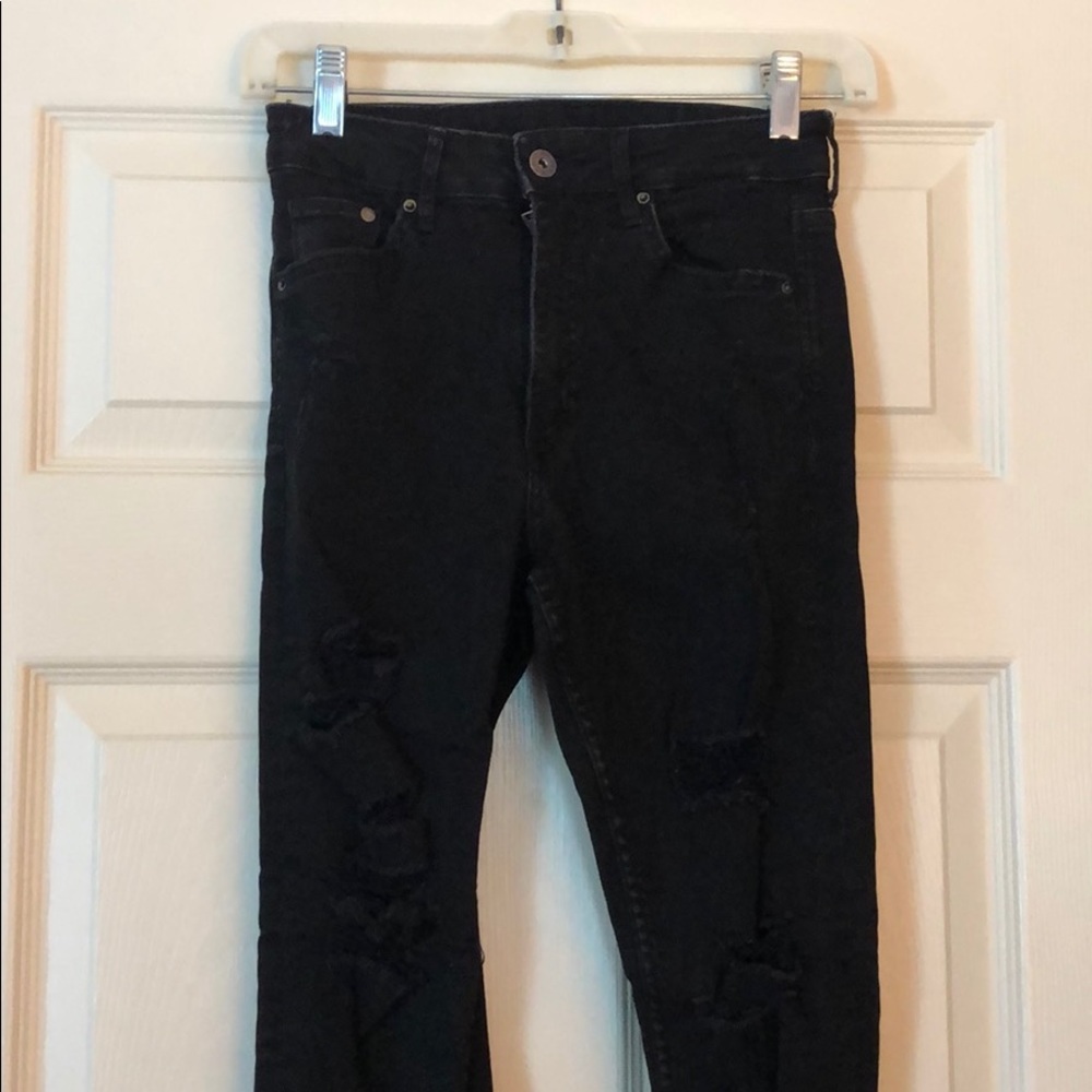 High waisted ripped jeans